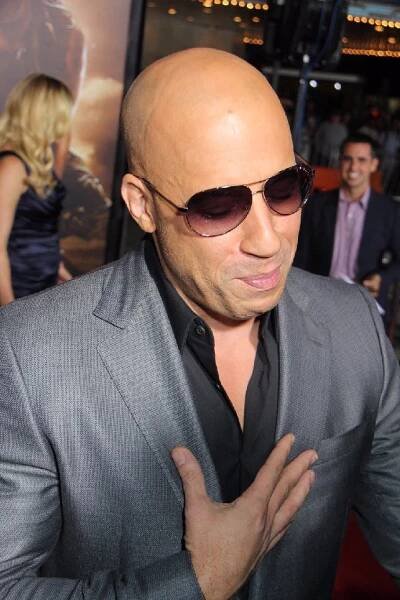 K oltáři ji vedl Vin Diesel.