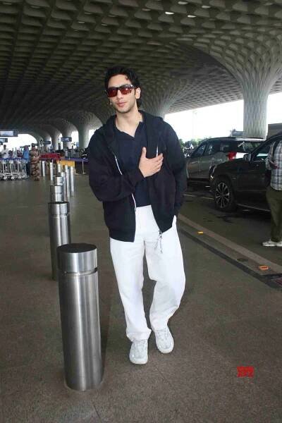 Vedang Raina Spotted At Mumbai Airport Departure - Gallery - Social News XYZ