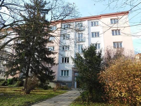 Na padesátém, Praha 10 - Strašnice