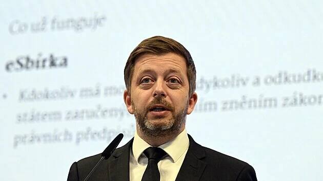 Zbyněk Pražák získal cenu Genderman roku 2024 za vložky zadarmo ve školách - iDNES.cz