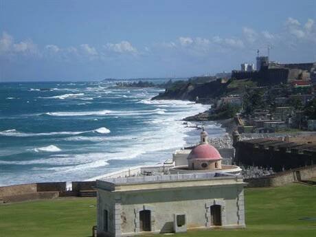 Pevnost El Morro a stará čtvrť Old San Juan v hlavním městě Portorika jsou...