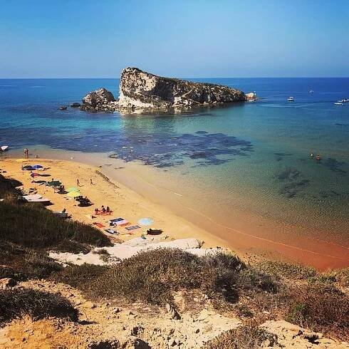 Spiaggia della Rocca, Itálie - Průvodce po plážích, informace, fotografie - BeachAtlas