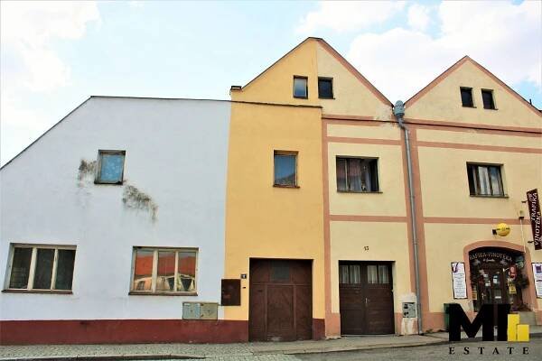 Prodej rodinného domu o velikosti 270 m2 na pozemku 833 m2 v obci Mirovice. | Reality.iDNES.cz 