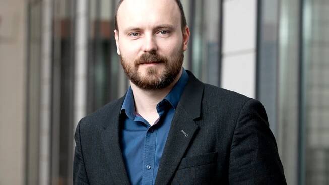 Tomáš Koníček: Síla z místa, kde se lajna kříduje provázkem