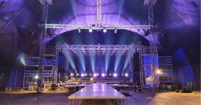Vysněný koncert! Police Symphony Orchestra připravil velkolepou benefiční akci na letišti u Broumova