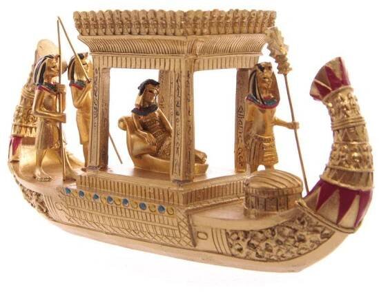 Zlatá egyptská loď