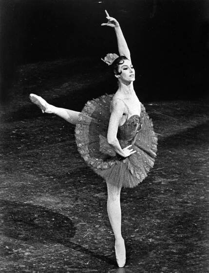 File:Maya Plisetskaya - Quixote.jpg - Wikipedia