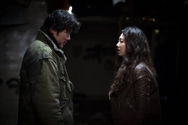 Kang-woo Kim, So-hye Kim - Guimoon: The Lightless Door - Z filmu