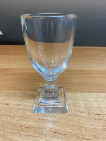 Panák z broušeného skla, rok cca 1820 EMPÍR, výška 11 cm - Starožitnosti