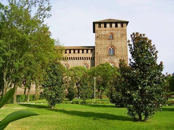 Pavia - FlyHalfPrice.com