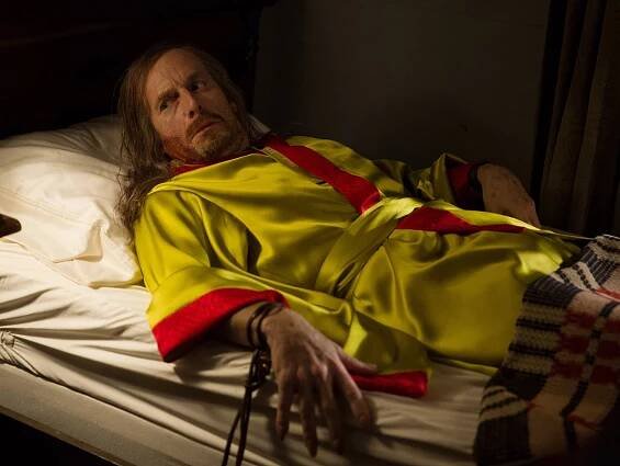 American Horror Story - Mrtví - Z filmu - Denis O'Hare