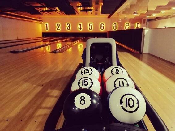Bowling Smíchov - 6 bowlingových drah na Andělu