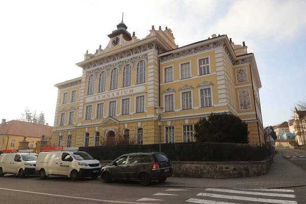 Gymnázium, Prachatice, Zlatá stezka 137