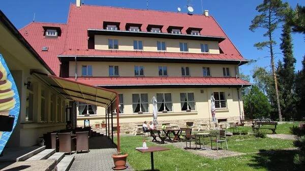 Restaurace Parkhotelu Skalní město foto 4