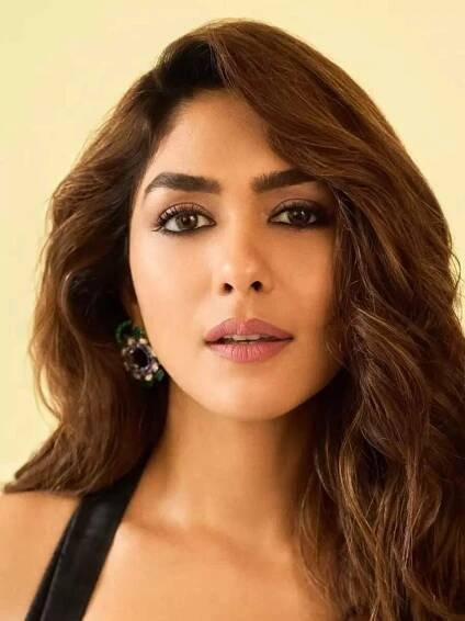 Mrunal Thakur’s Chic and Classy Spin on Modern Fashion