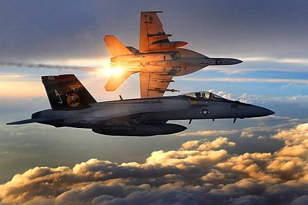 Soubor:FA-18 Super Hornets of Strike Fighter Squadron 31 fly patrol, Afghanistan, December 15, 2008.jpg – Wikipedie