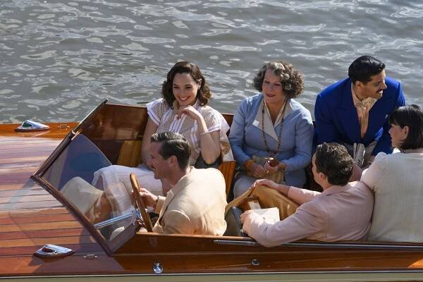 Armie Hammer, Gal Gadot, Jennifer Saunders, Ali Fazal - Smrt na Nilu - Z filmu