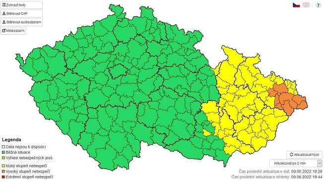 Pozor na obnovující se bouřky v Moravskoslezském kraji, víkend by měl být letní