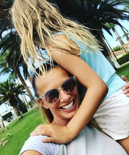 Už 3 týdny lenoší: Alice Bendová se v bikinách opaluje na ostrově Tenerife