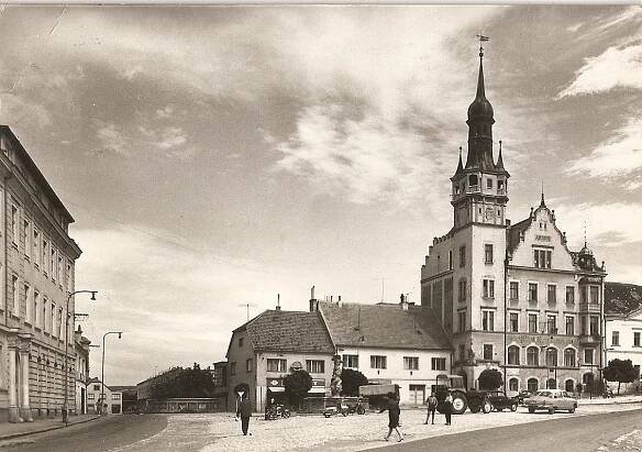 HUSTOPEČE - náměstí - radnice - Břeclav