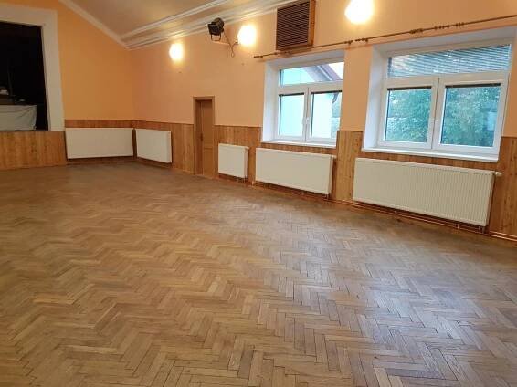 Rekonstrukce plynového topení a dřevěného obložení v kulturním domě - Oficiální stránky obce Mladějov na Moravě