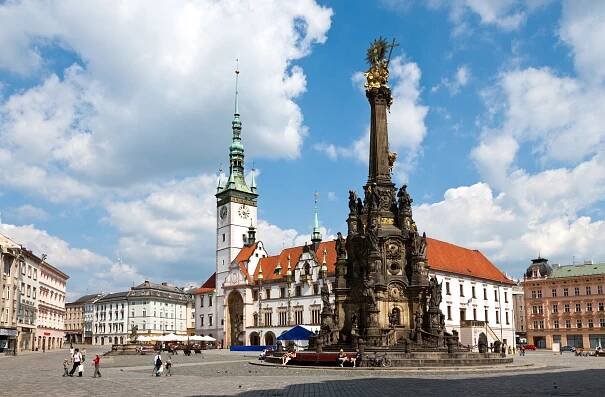 Místa na dosah žlutými linkami Regiojet: Olomouc