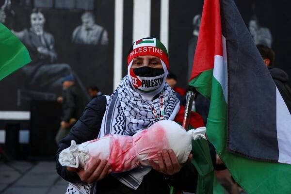 V Londýně protestovalo 300 tisíc lidí na podporu Palestiny, požadovali příměří v Gaze