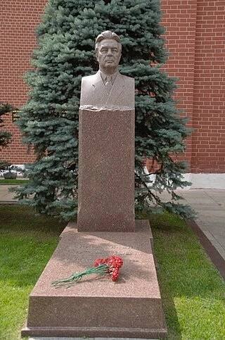 Pětiletka nádherných pohřbů - Wikiwand