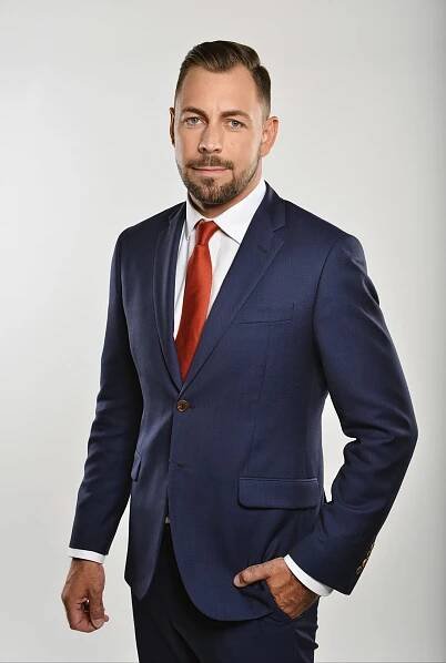 FOTO: Moderátor CNN Prima News Jaroslav Brousil. – stránka 5