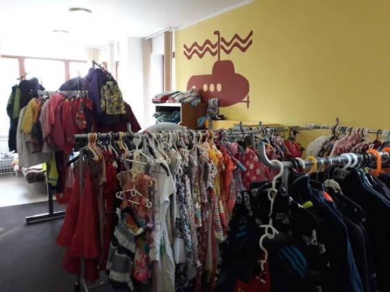 Bazárek oblečení - Rodinné centrum Parníček