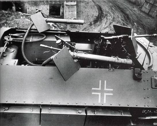 Sd.Kfz. 251/16 (plamenometné vozidlo) : Německo (DEU)