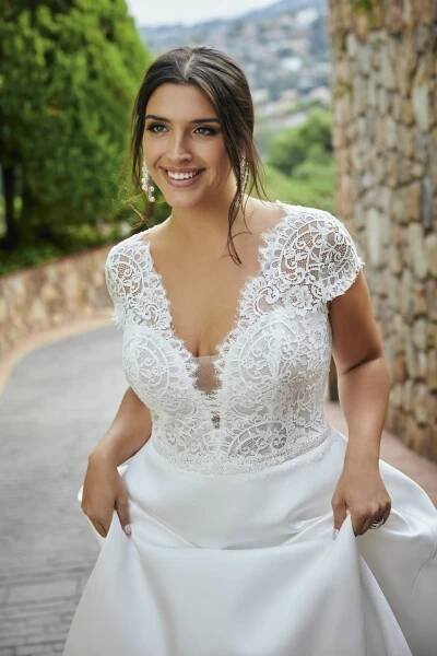 NOVINKA - Annabelle | Wedding Venue | Svatební salon, půjčovna společenských šatů