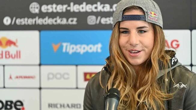 Chci další medaile a trofeje, vzkázala Ledecká. Při hodnocení přišla řeč na pád