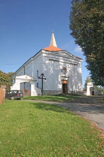 Soubor:Kostel Nejsvětější Trojice (Všestary) 01.JPG – Wikipedie