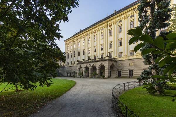 Arcibiskupský zámek, vstup do saly terreny