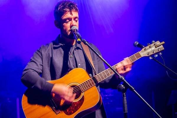 Anna Julie Slováčková pokřtila album Osudová, mezi hosty nechyběli Pokáč, Milan Peroutka nebo Marta Jandová