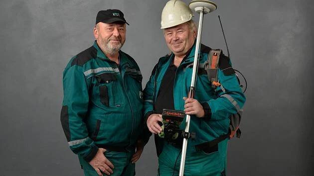 Můj brácha má prima bráchu. Oba pracují na dolech a mají společné koníčky