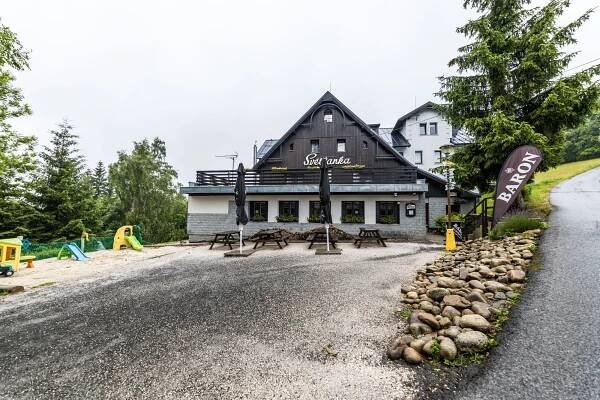 Na výlety do Krkonoš: horská chata v Rokytnici nad Jizerou s polopenzí