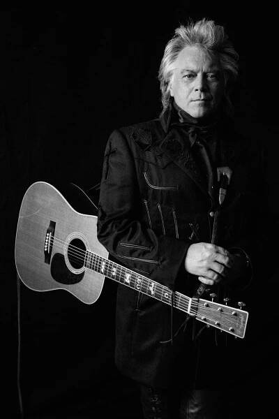 Walking The Floor – Walking The Floor with Chris Shiflett