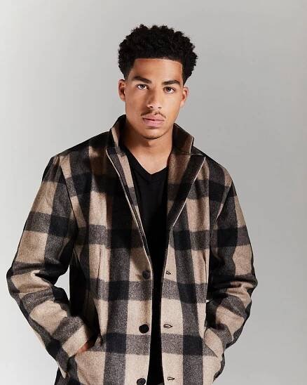 At only 13 years old, Marcus Scribner (@marcusscribner) booked a role on what would become the hit ABC series ‘Black-ish,’ kick-starting his career in the entertainment industry. We chatted with the now 21-year-old Marcus about the succes