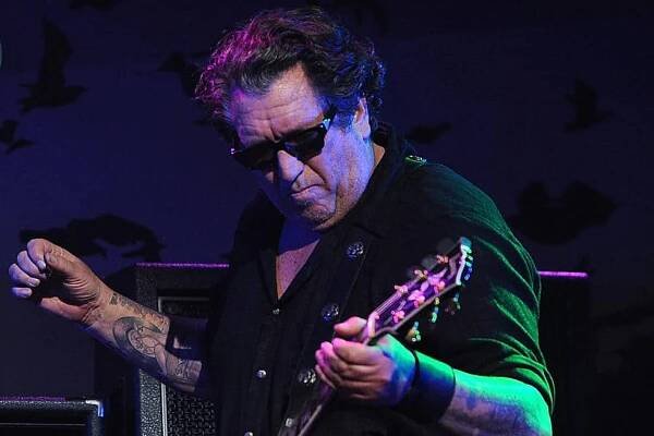 Sex Pistols Bassist Glen Matlock Looks To The Future | Punktuation!