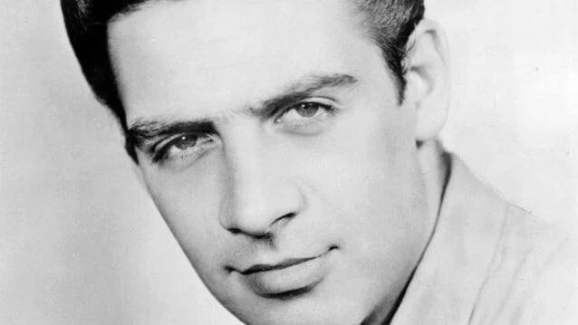 Táta z Hříšného tance: úžasný Jerry Orbach měl IQ 163. Před smrtí daroval rohovky k transplantaci - Médium.cz