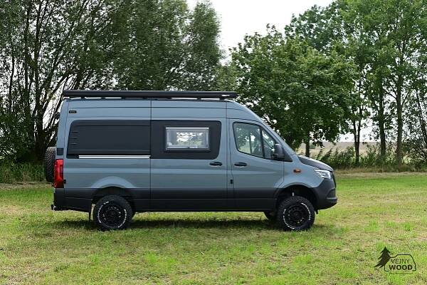 MERCEDES SPRINTER 4x4 L2H2 S ELEGANTNÍM INTERIÉREM - VejnyWood