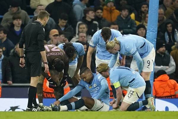 Manchester City sa vzdal defenzívneho univerzála. Zahrá si v Taliansku