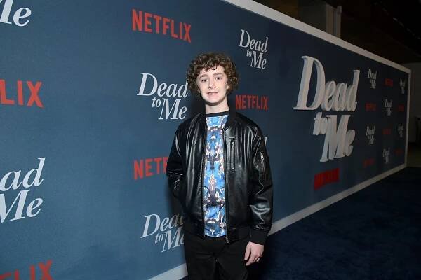 Los Angeles Premiere Of Netflix's 'Dead To Me' Season 3 held at the Netflix Tudum Theater on November 15, 2022 in Hollywood, Los Angeles, California, United States - Luke Roessler - Smrt nás spojí - Série 3 - Z akcí