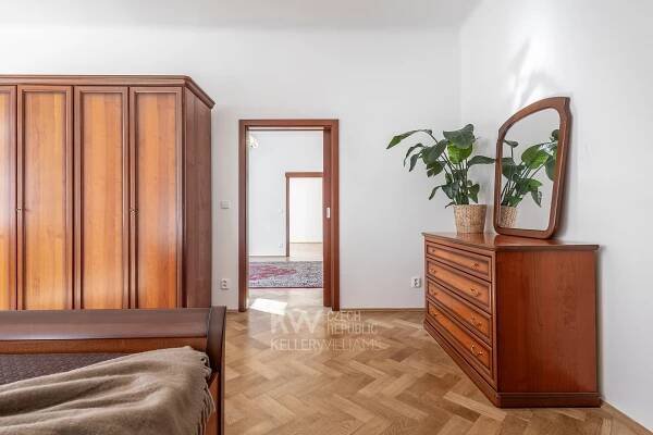 Pronájem velkého 4+1 na Letné, 113 m2, Bubeneč