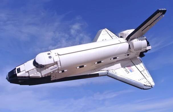 LEGO Icons 10283 NASA Space Shuttle Discovery review | Brickset