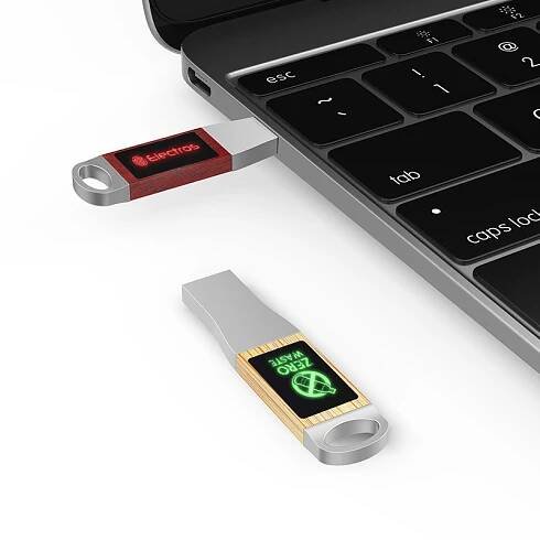 Mini USB flash disk 2.0/3.0 s LED logem, kov a dřevo | Société s.r.o.