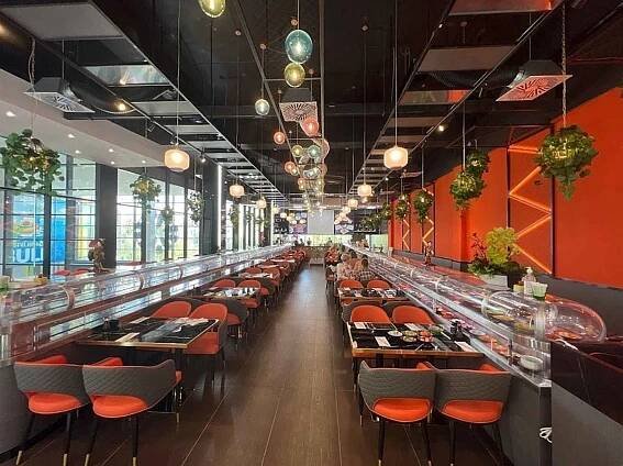 První running sushi v Teplicích otevře síť restaurací Tenmanya. Na snímku Tenmanya Šantovka v Olomouci.