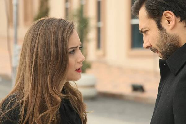 Güllerin Savaşı - Episode 20 (S02E20) (2016)